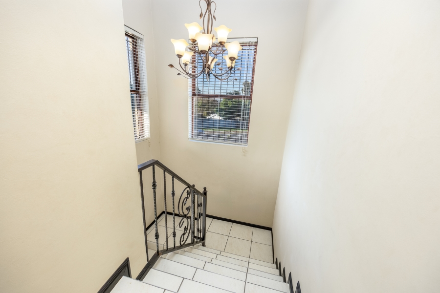 6 Bedroom Property for Sale in Eversdal Western Cape